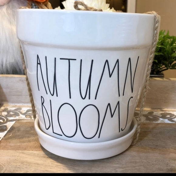Rae Dunn Autumn blooms